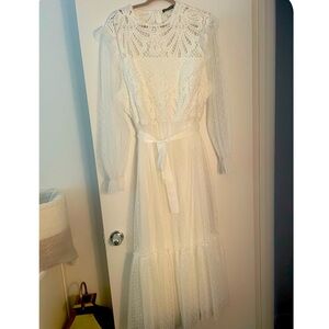 Beautiful Tulle White Dress with Lace Details